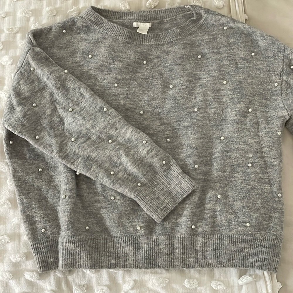 H&M size large gray sweater with pearls